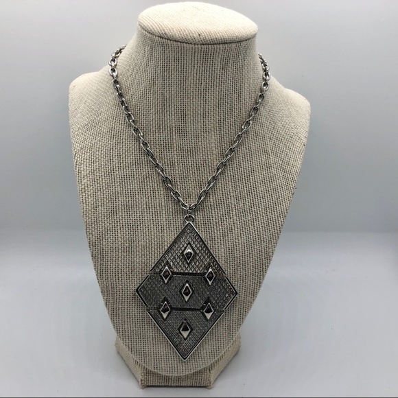 Vintage Lisner Silver-tone Medallion Necklace - Picture 1 of 7